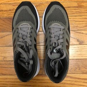 New Balance 420 Sneakers. Brand New/Never Worn